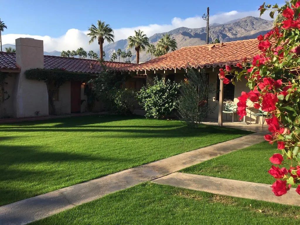 Warm Sands Villa- A Gay Men'S Clothing Optional Resort Palm Springs