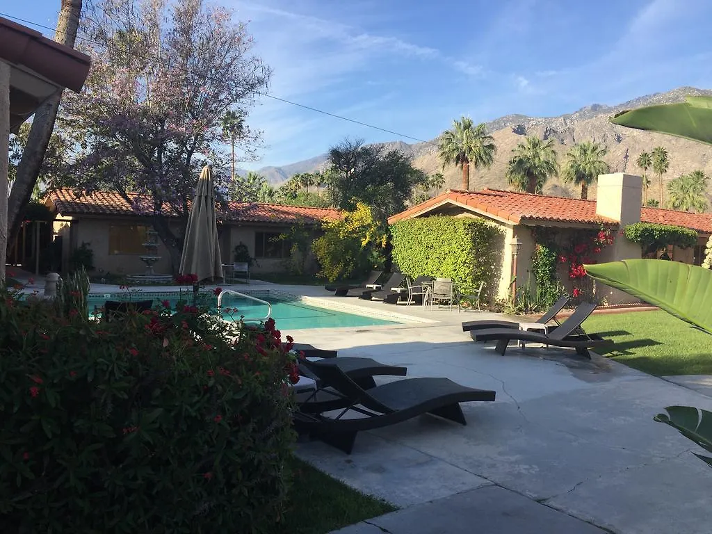 Warm Sands Villa- A Gay Men'S Clothing Optional Resort Palm Springs